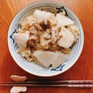 かぶときのこと鶏肉の炊き込みご飯